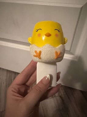 Yellow Chick Wallflower Holder